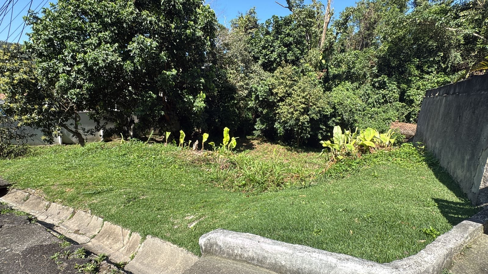 TERRENO AMPLO EM MARICÁ