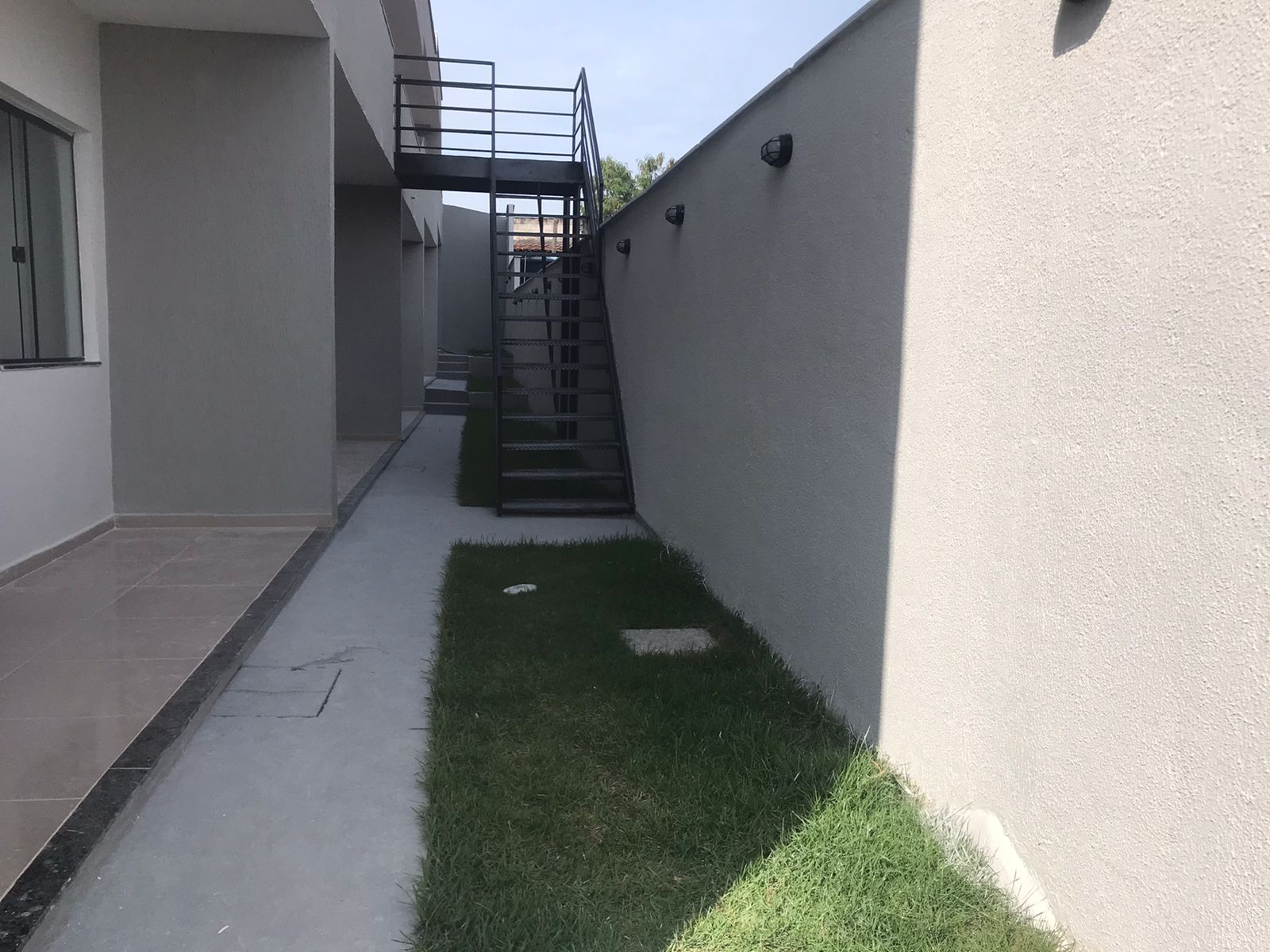 CASA NA NESTOR MOREIRA  - GALO BRANCO