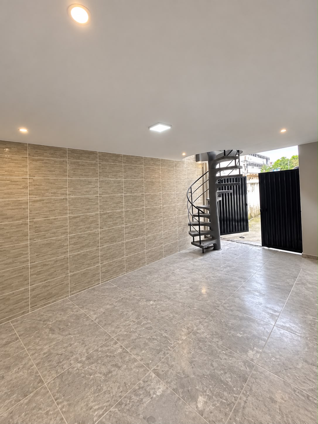 Casa com 3 quartos e garagem em Trindade - SG