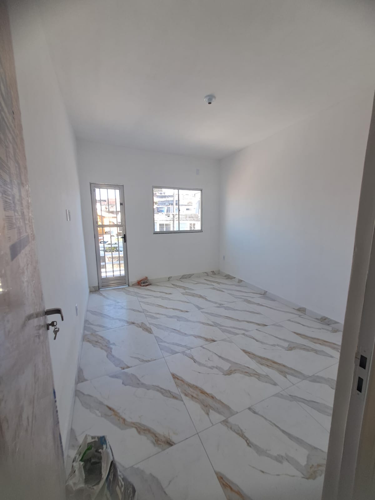 CASA 2 QUARTOS NO GALO BRANCO