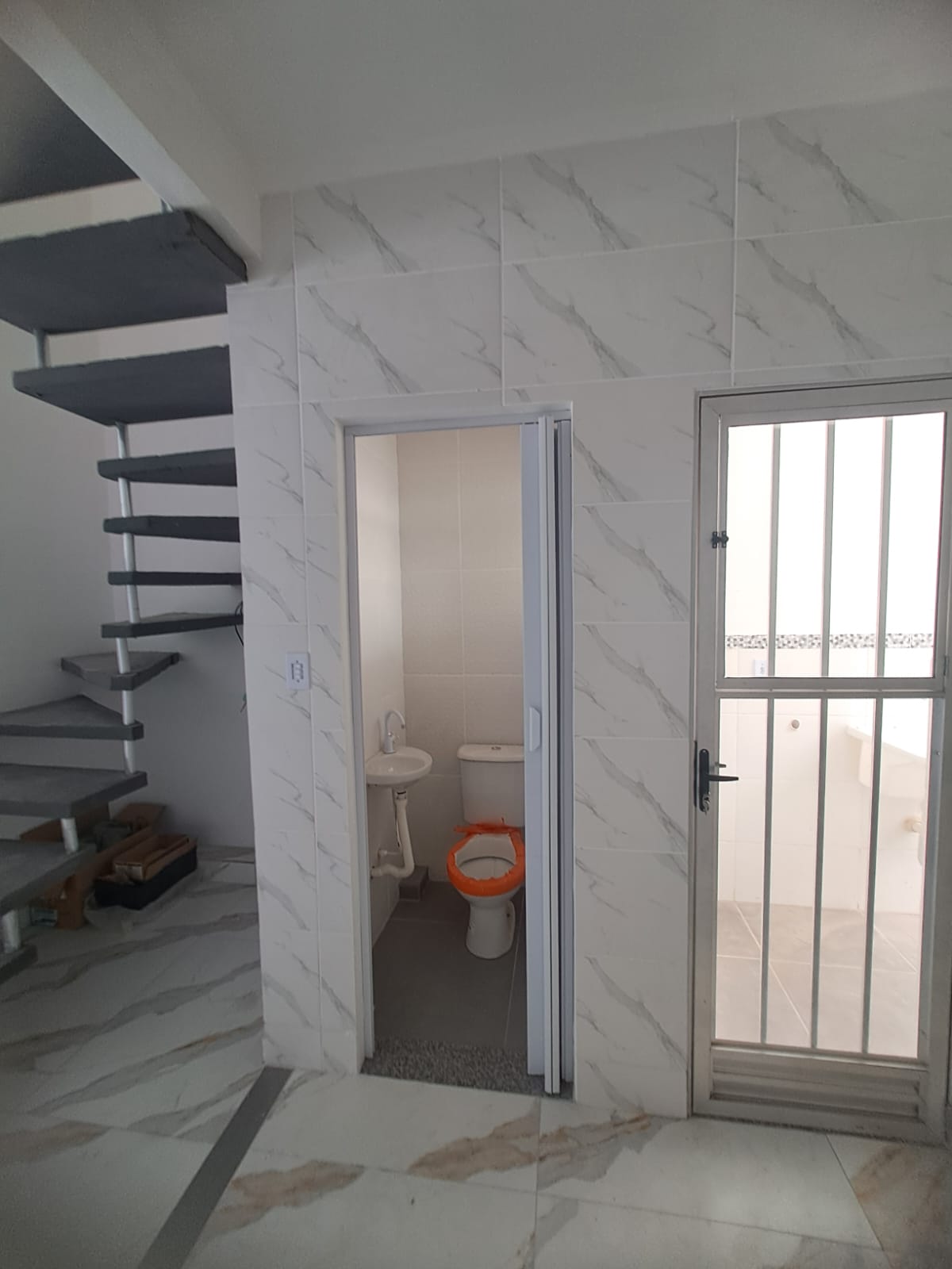 CASA 2 QUARTOS NO GALO BRANCO