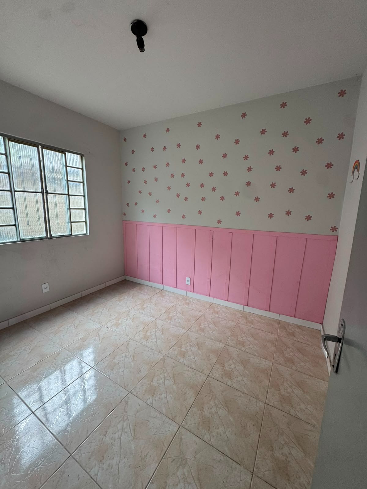CASA DE 2 QUARTOS NO ROCHA