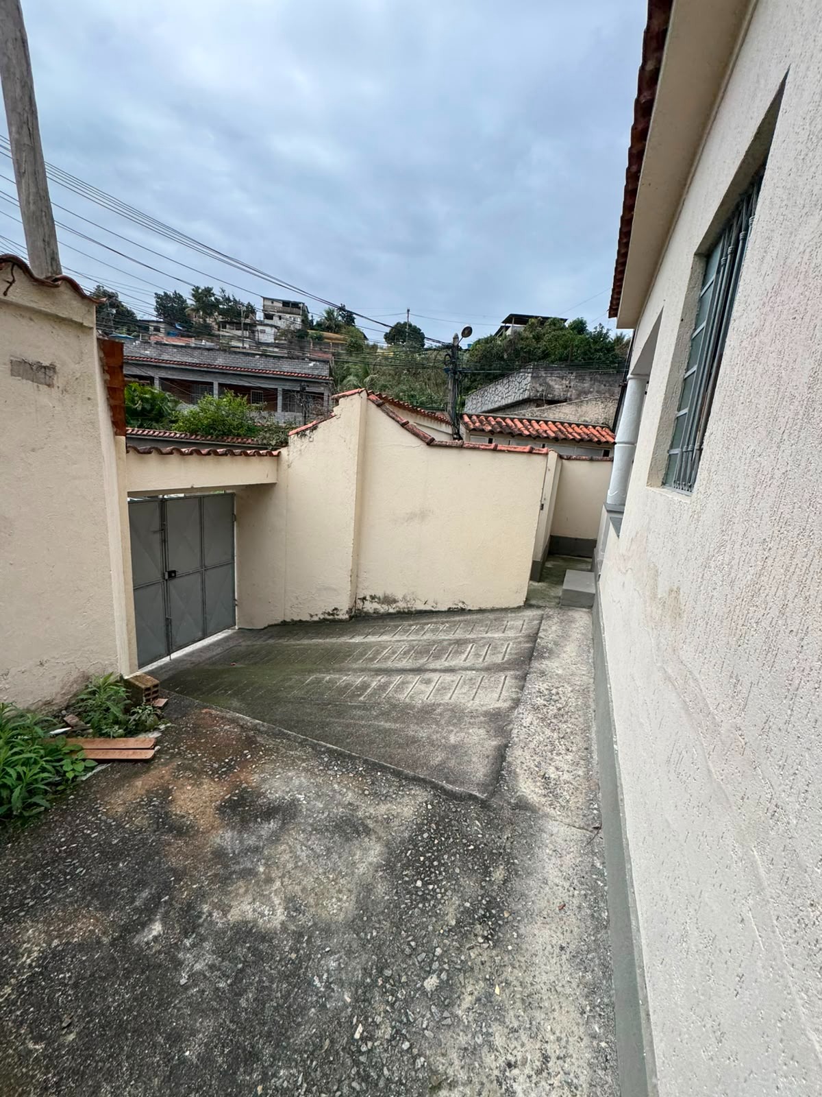 CASA DE 2 QUARTOS NO ROCHA