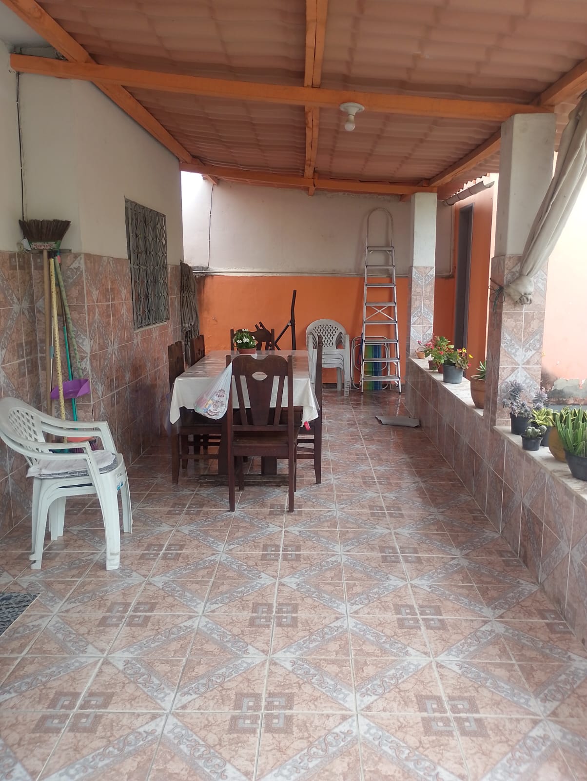 Casa com 2 quartos no Monjolos