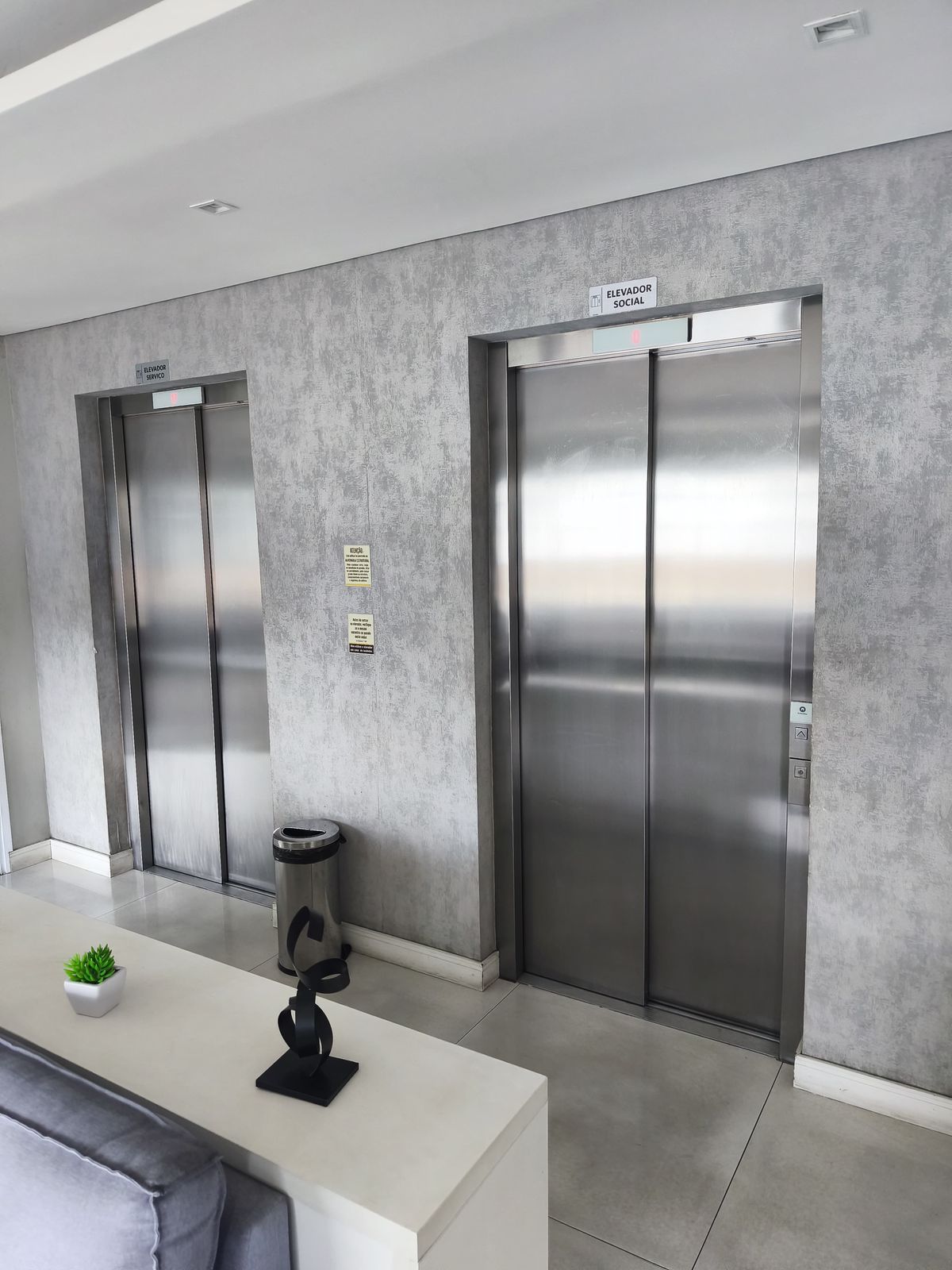 2 Quartos (1 Suíte) com Varanda