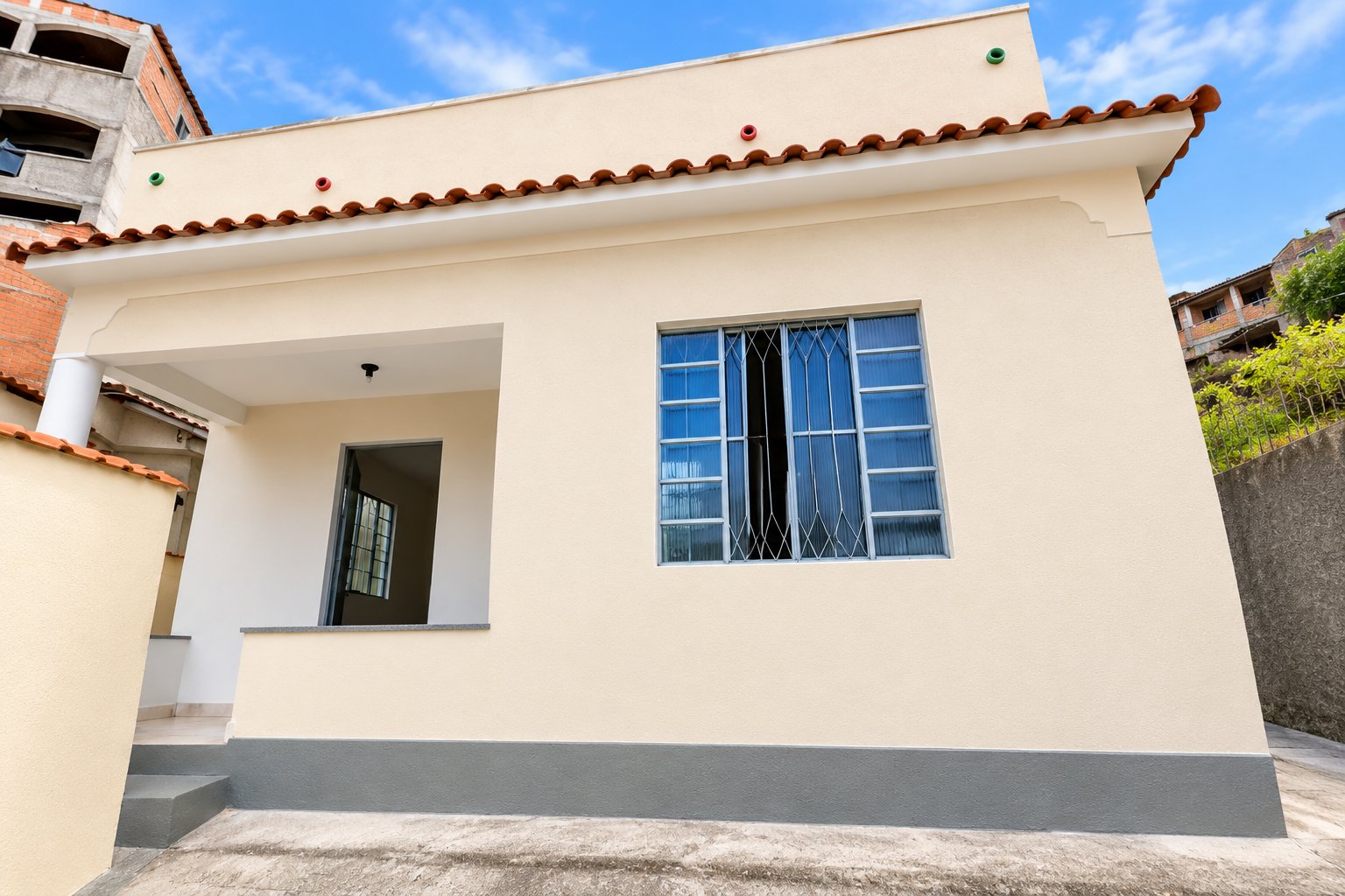 CASA DE 2 QUARTOS NO ROCHA