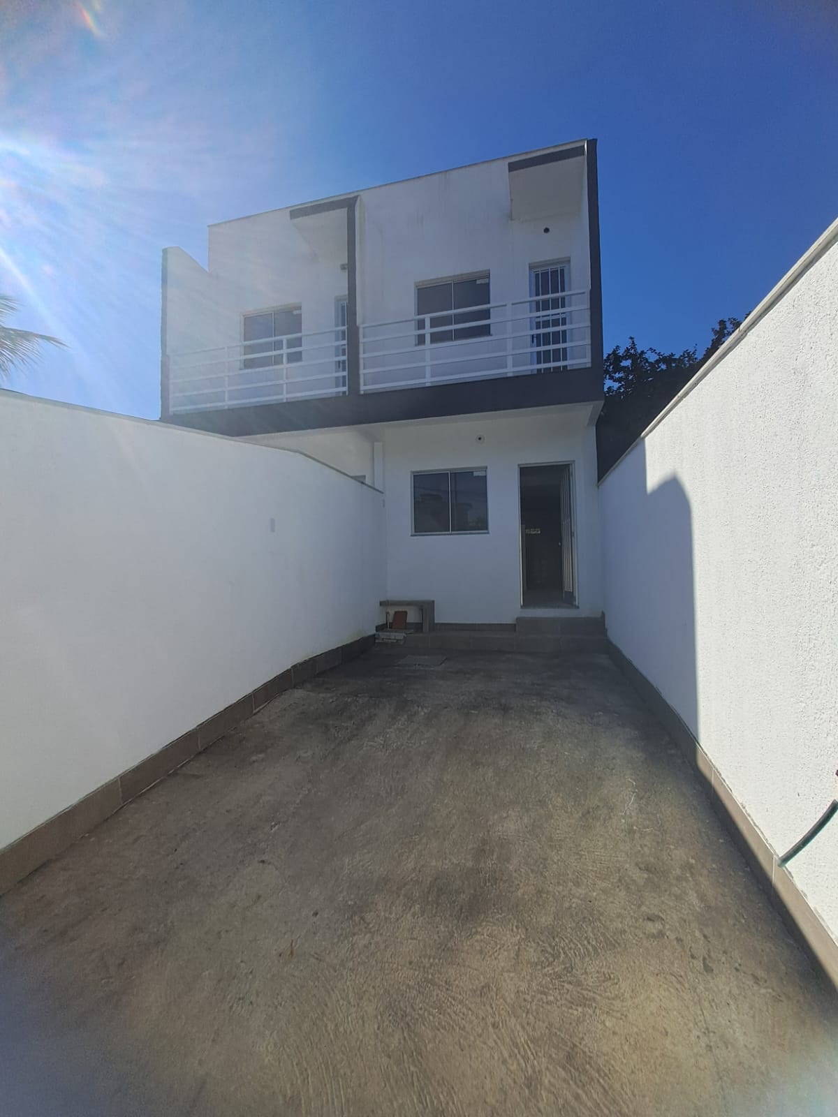 CASA 2 QUARTOS NO GALO BRANCO