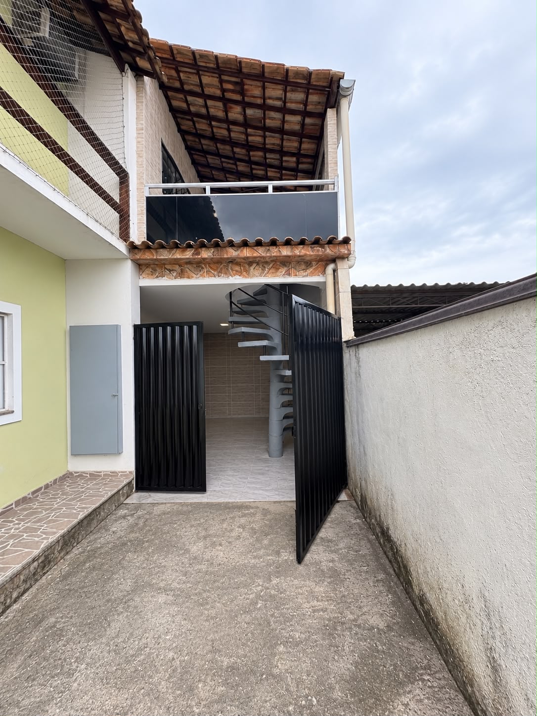 Casa com 3 quartos e garagem em Trindade - SG